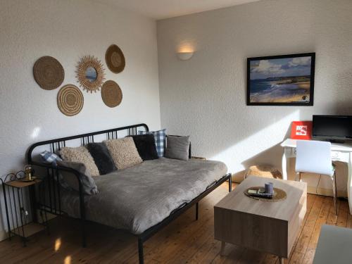 Sables-d'Or-les-Pins Apartment | Cozy Sables d'Or Studio near Beach with Ocean Views