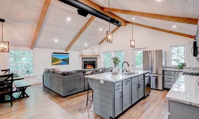 Center Conway House | Waterfront Getaway at Saco River Farmhouse with Ocean Views