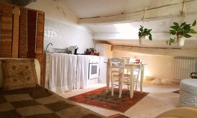 Bomarzo House | Discover Sacrobosco Apartment Poplar: Family-Friendly Comfort