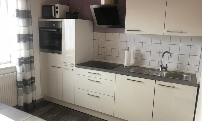 Schwandorf Apartment | Comfortable Monteurwohnungen with Breakfast & Hot Tub in Schwandorf