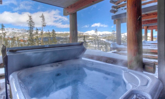 Saddle Ridge House | Elegant Moonlight Vacation Rentals with Hot Tub & Scenic Views