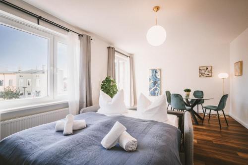 St Lorenz Apartment | Explore Sadebo Apartments Lübeck with Terrace and Pool