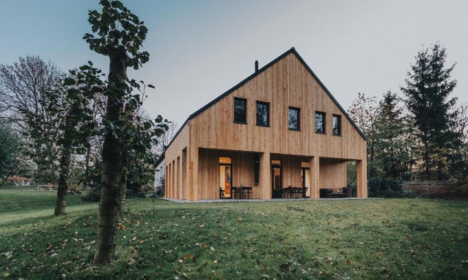 gmina Kondratowice House | Pet-Friendly Getaway at Sady Błotnica Dom Gościnny