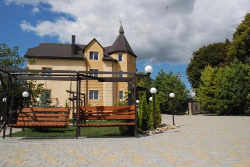 Tovstolug House | Pet-Friendly Escape at Sadyba DarKa - Rated 9.4/10