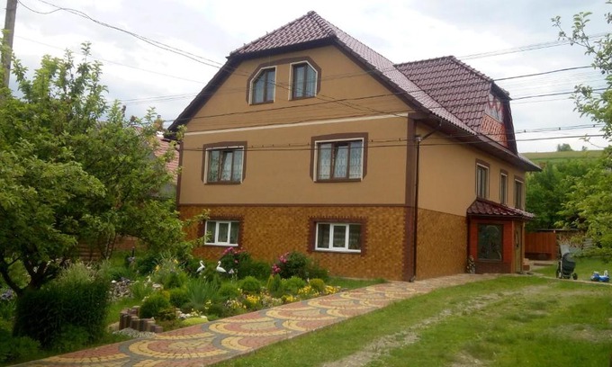 Izki House | Guest Rated Sadyba Gostynniy Dvir: Family-Friendly Retreat