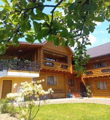 Manyava Cabin | Explore Sadyba Medova Nasoloda: Pet-Friendly Retreat
