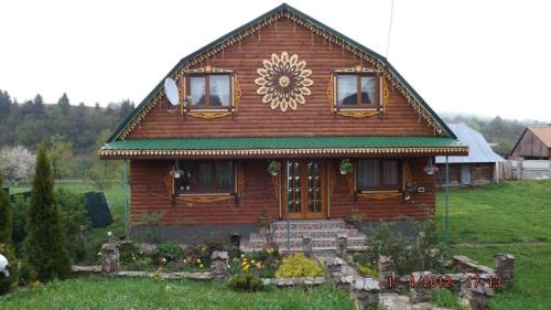 Soymy House | Family-Friendly Retreat at Sadyba u Anastasijky with Pool