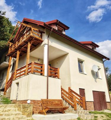 Krekhiv Villa | Experience Sadyba Zatyshok: Pet-Friendly Retreat with Pool