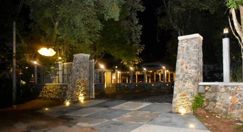Udawalawa House | Explore Safari Queens Resort: Pet-Friendly and Family Fun