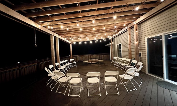 Echo Lake House | Discover Safari Villa: Private Retreat with Deck & Kitchen