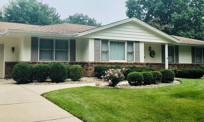 Rockford House | Safe perfect location near everything, 3+ bedrooms in NE Rockford
