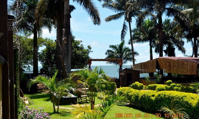 Entebbe Hotel | Serene Saffron Beach Bistro & Cottages - Honeymoon Suite