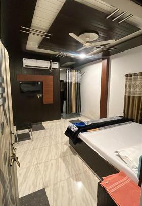 Robertsganj Hotel | Saffron resturant and lodge