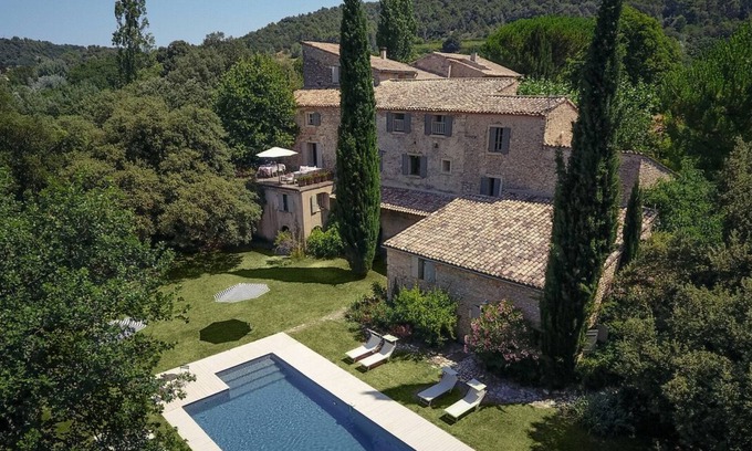 Malaucene Bed & Breakfast | Discover Safre Prieuré La Madelène: A Relaxing Retreat in Provence