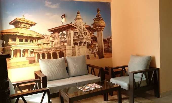 Jawlakhel Apartment | Cozy Sagarmatha Apartment Bed & Breakfast with Pool