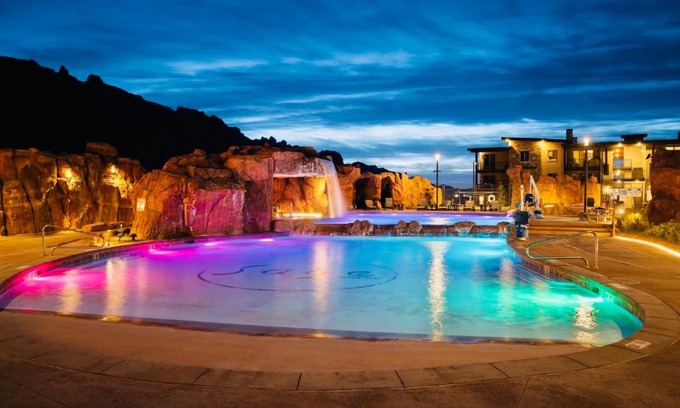 Moab South Valley Apartment | Discover Sage Creek at Moab: Pool, Hot Tub & Family Fun