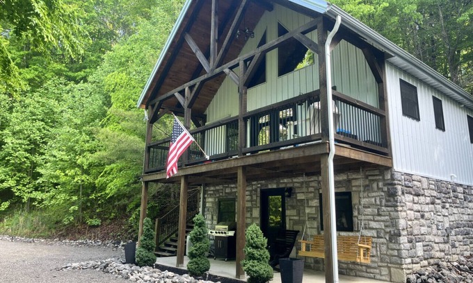 Hallsville Apartment | Pet-Friendly Sage Hill Cabin in Hocking Hills - 10/10 Rating