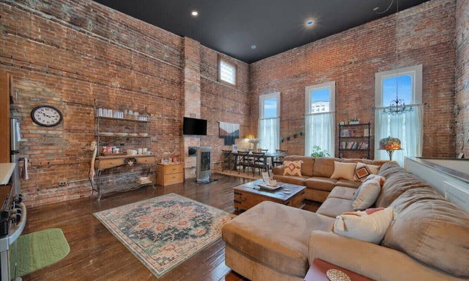 Lexington Apartment | Top-Rated Sage&Wildflowers Loft with Kitchen in DT Lex