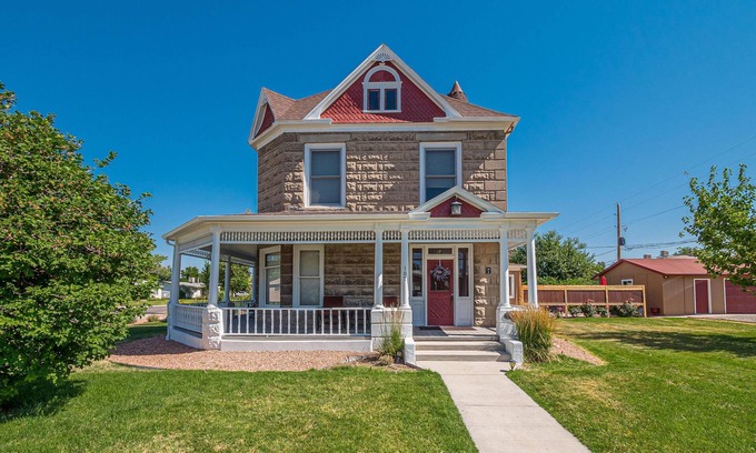 Fruita House | Pet-Friendly Sagebrush II: Downtown Retreat with Pool & BBQ