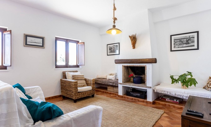 Sagres House | Welcoming Sagres Chimneys House with Family-Friendly Amenities