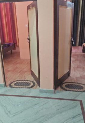 Katra House | Cozy Sahiba Paying Guest House: Family and Pet Friendly