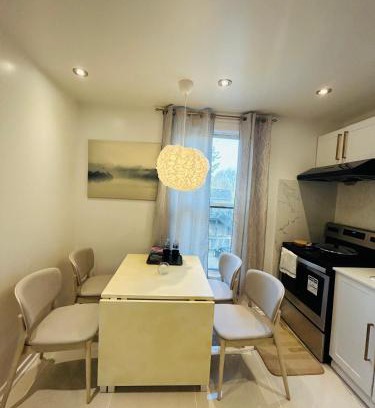 Grimsby Apartment | Child-Friendly SAI GON Suit with Impressive 8.7/10 Rating