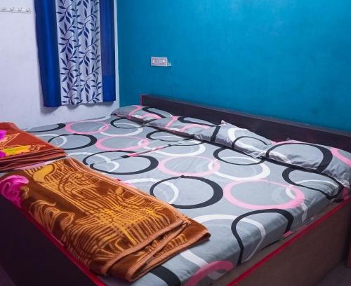 Enathur House | Inviting Saibaba Homestay: Pet-Friendly with Hot Tub Access