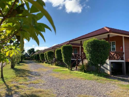 Khuan Khanun Resort | Discover Sai Klong Song Lae Resort: Family-Friendly Getaway