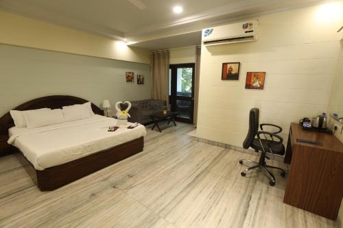 Andheri West Hotel | Comfortable Stay at Sai Park Inn - Ideal for Families & Pets