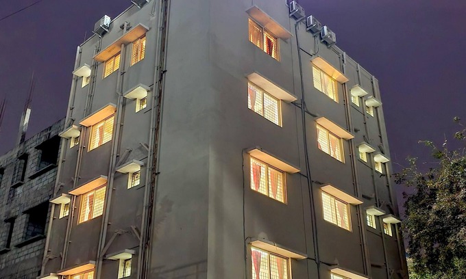 Chikkajala Hotel | Discover Sai Shreyas Residency: Top-Rated Stay with Dining