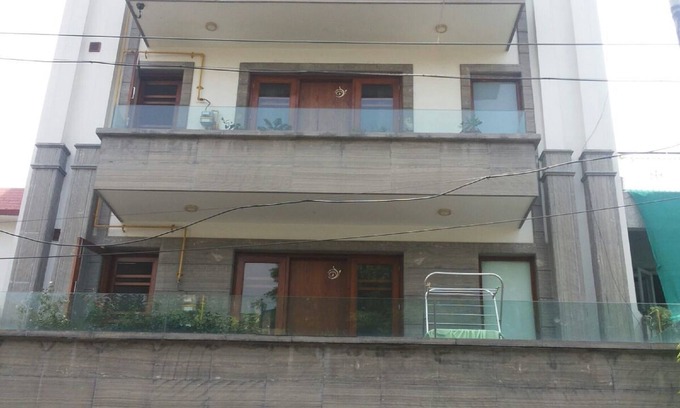 Delhi House | Cozy Sai Villa: Cherish Your Vacation in Comfort