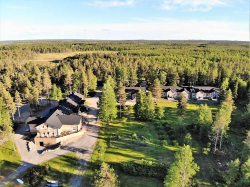 Taivalkoski Hotel | Oceanfront Saija Lodge: Pet-Friendly Retreat with Great Reviews