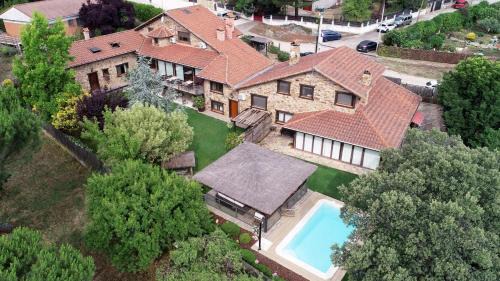Manjiron Apartment | Exceptional Saika Rural: Family-Friendly with a Pool