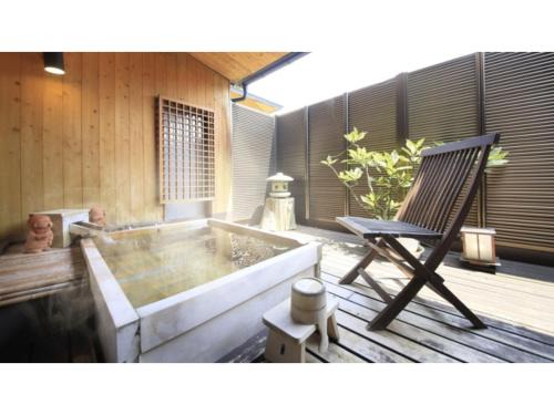 Kaminoyama Hotel | Family-Friendly Retreat at Saikatei Jidaiya - Book Your Stay!