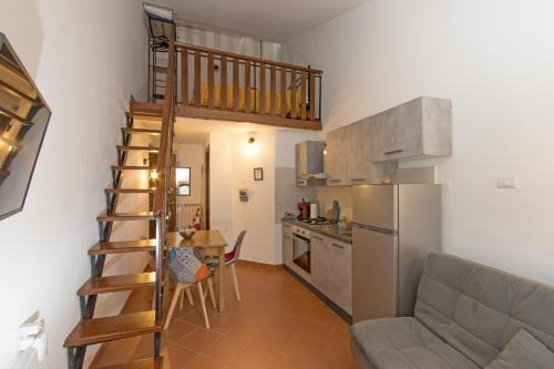 Attigliano Apartment | Pet-Friendly SAILA Monolocale SATURNO with High Ratings