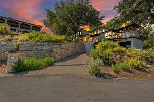 Lakeway House | Sailfish Sanctuary