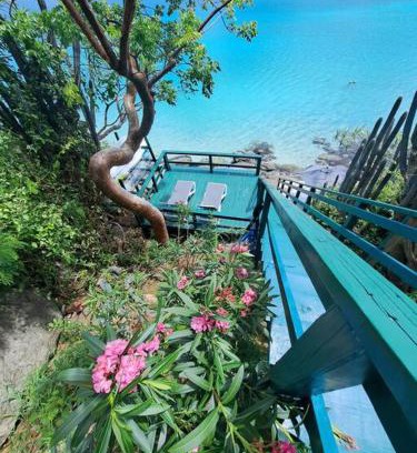 Estate Peterborg Villa | Beachfront Serenity at Sailfish Villa: A 4-Star Escape