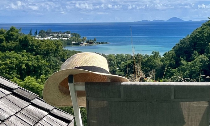 Le Gosier Villa | Experience Tranquility at Sailing Gray Villa with Ocean Views