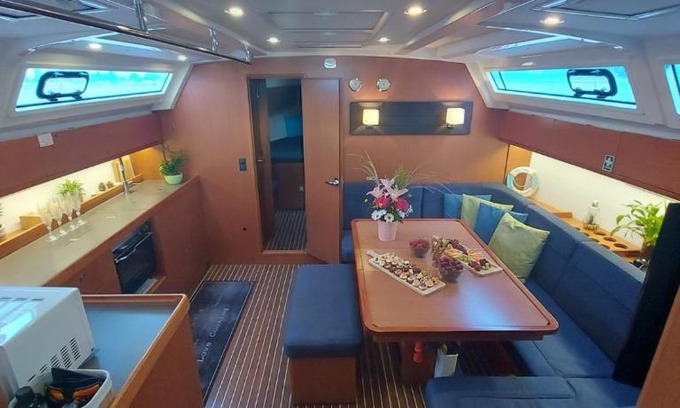 Varna Boat Rental | Experience Ocean Views on Sailing Yacht Queen Eliza