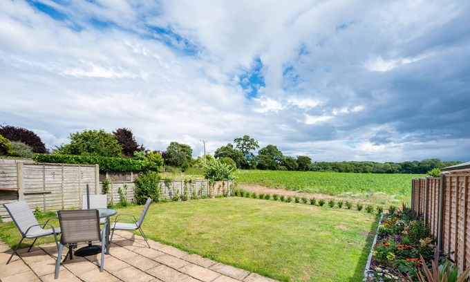 Wangford House | Cozy Sailor's Rest: Family-Friendly Two Bedroom Getaway