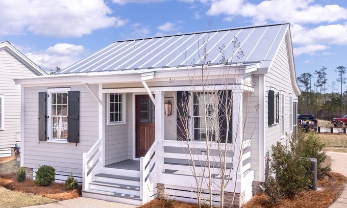 Oriental Cottage | Sailor's Retreat Cottage - Guest Rated 10/10 & Pet Friendly!