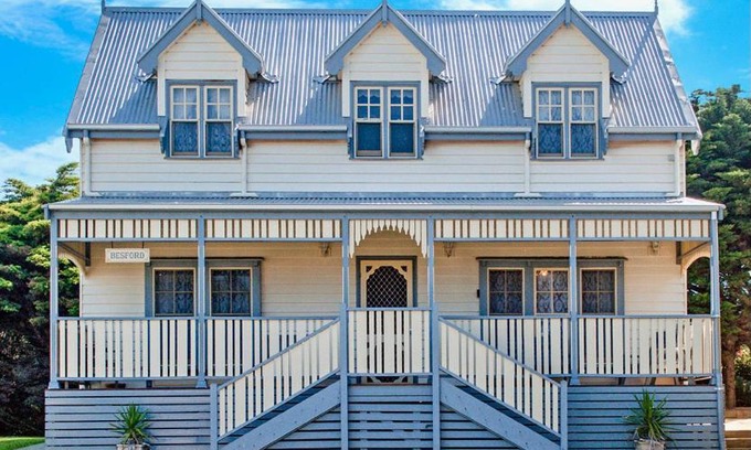 Port Fairy Apartment | Elegant Sails Beach Villa with Hot Tub & Breakfast Included