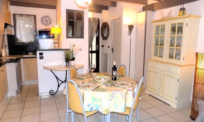 Saint-Georges-de-Didonne Apartment | Cozy Villa with Ocean View Terraces in Saint Georges de Didonne