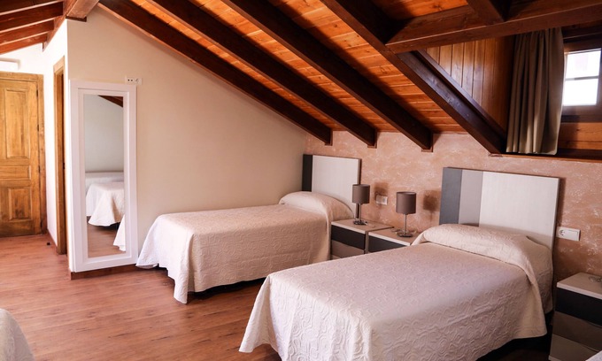 Arborbuena House | Discover the Comfort of Saint James Way with Spa and Dining