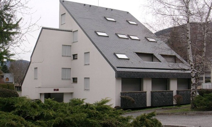 Saint-Lary-Soulan Apartment | Pet-Friendly Flat in Saint Lary Soulan with Spa & Breakfast