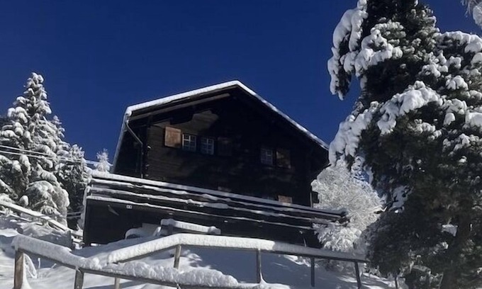 Saint-Luc Ski Chalet | Lakeview Retreat: Top-Rated Chalet Near Funiculaire