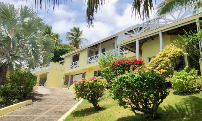 Arawak Hill House | Beachfront Saint Martin Villa with Pool in Grenada