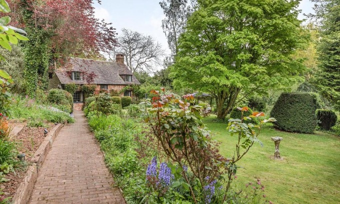 Old Cleeve House | Discover Saint Pancras Chapel: Family-Friendly Retreat
