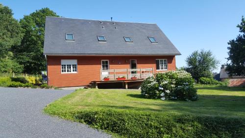 Saint-Pierre-Langers House | Saint Pierre House: Oceanfront Retreat with Pool Access