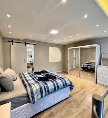 Czerniewicz House | Cozy Saint Sebastian Flat 616: Pet-Friendly Duplex in Center